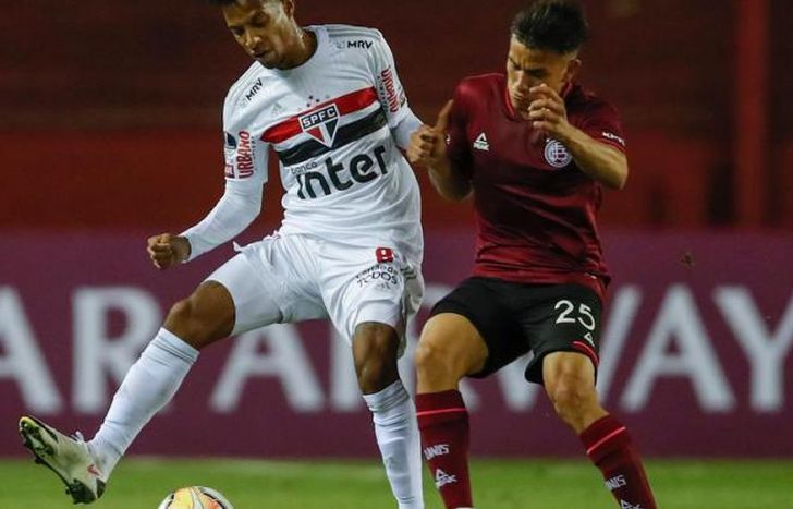 Sao Paulo goleó a Flamengo y llega encendido al miércoles.