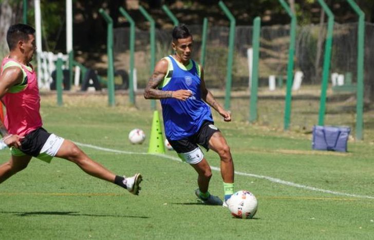 Ian Escobar llegó a Banfield para reforzar el lateral izquierdo.