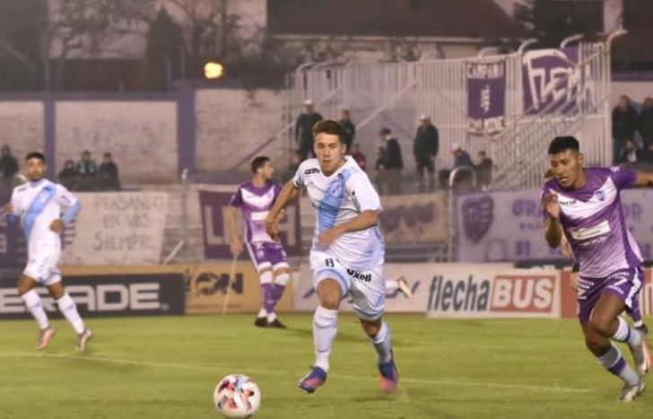 Reinhart en busca del arco rival.