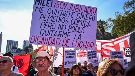 los jubilados volvieron a marchar contra el ajuste