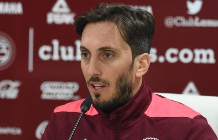 Zubeldía habló en conferencia en la antesala de Estudiantes.