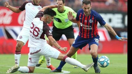 los dos laterales trabajarán bajo las indicaciones del técnico Luis Zubeldía los dos laterales trabajarán bajo las indicaciones del técnico Luis Zubeldía