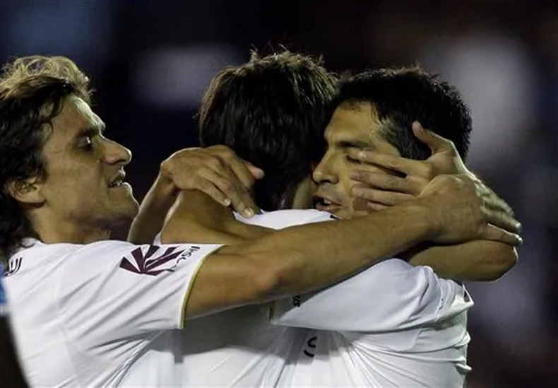 Santiago Salcedo anotó ante Blooming, de penal.