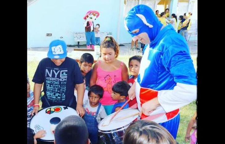 Capitán Ezeiza es reconocido en toda la región por la gran labor social que realiza.