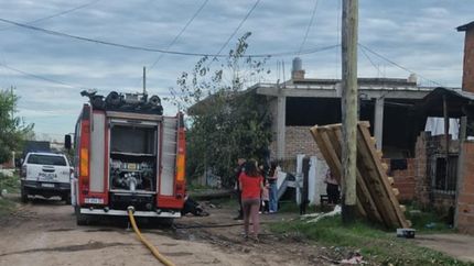 El incendio provocó importantes daños en la casa.