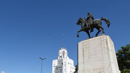 San Martín mantuvo una relación muy estrecha con Bernardo de Monteagudo, antecesor de la lomense Verónica.