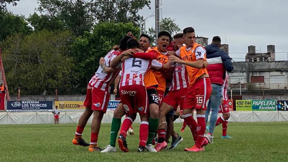 Talleres celebró en la última bola.