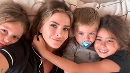 La China Suárez y sus hijos.