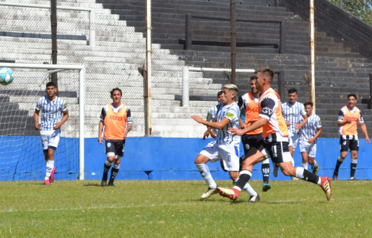 El Porvenir se impuso por 2 a 1 en dos tiempos de 45 minutos.