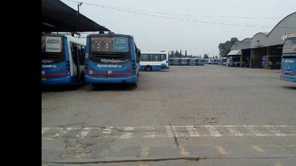 vecinos de 9 de abril, preocupados por el abandono de la vieja terminal de expreso lomas