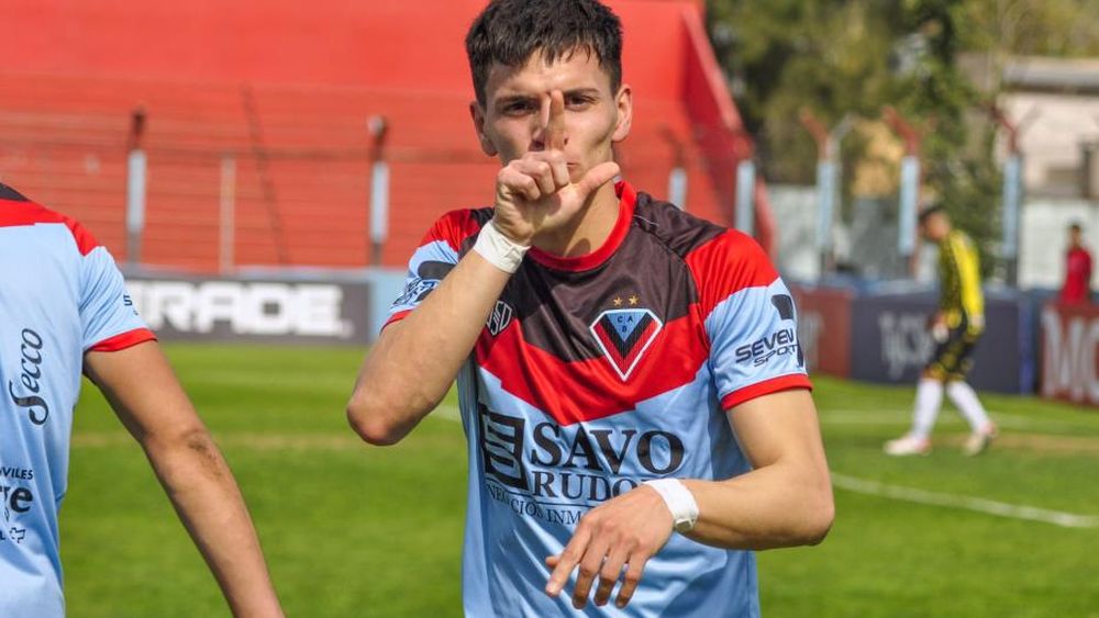 Franco Benítez, quien brilló de Brown de Adrogué, cerca de ser refuerzo de Temperley. Franco Benítez, quien brilló de Brown de Adrogué, cerca de ser refuerzo de Temperley.