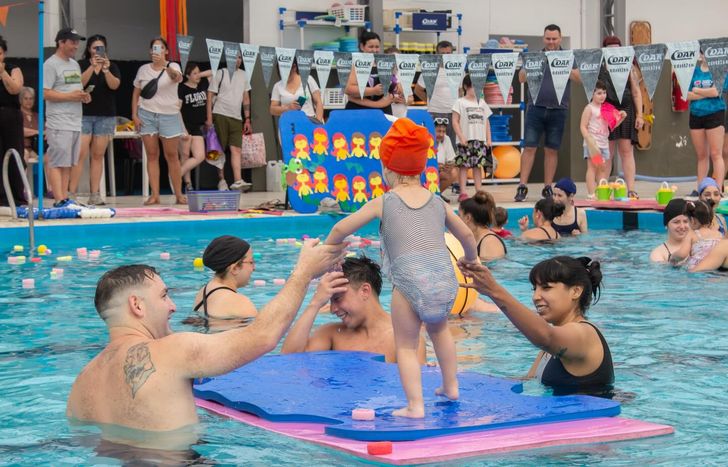 Todo el año hicieron actividades acuáticas para vecinos de Lomas.