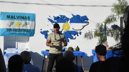 El mismo mural en muchos barrios.