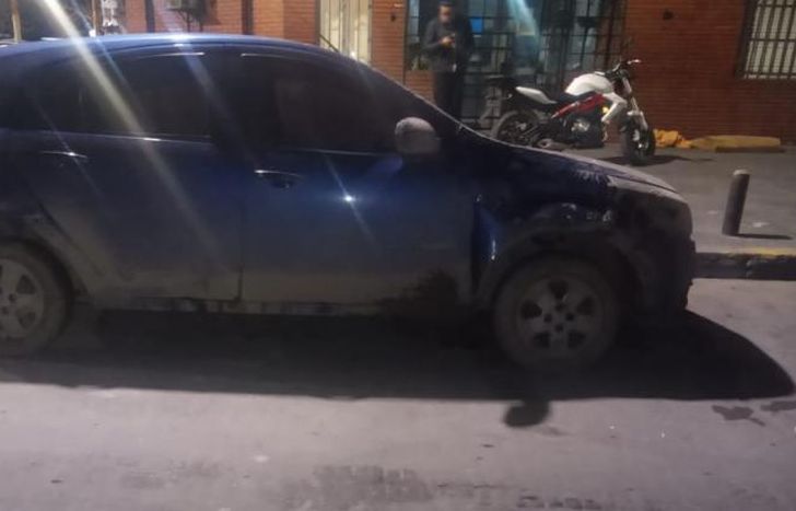 Un vehículo fue robado.