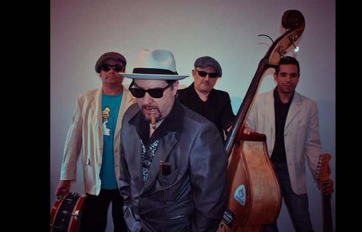 “ES PARA LLEVAR UN POCO DE ONDA”, DICE JAY JAY.