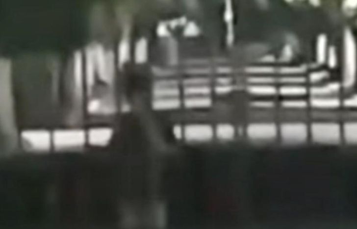 El niño fue visto en la puerta del cementerio, con un extraño comportamiento.