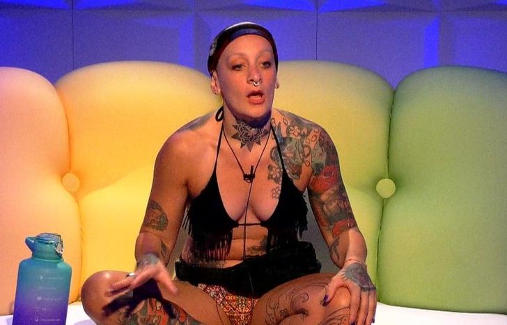 Furia, contra todos en el confesionario.