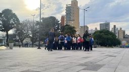 Los alumnos visitaron el casco histórico de Lomas.