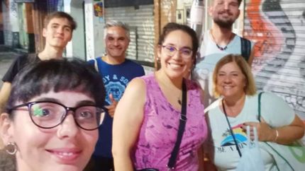 Salen todos los martes a recorrer las calles de Lomas.