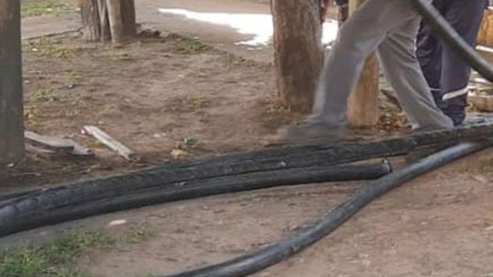San José: fueron detenidos cuando intentaban robar más de 600 metros de cable
