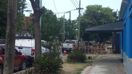 La cuadrilla de Edesur trabaja en Capdevila y Rincón. La cuadrilla de Edesur trabaja en Capdevila y Rincón.