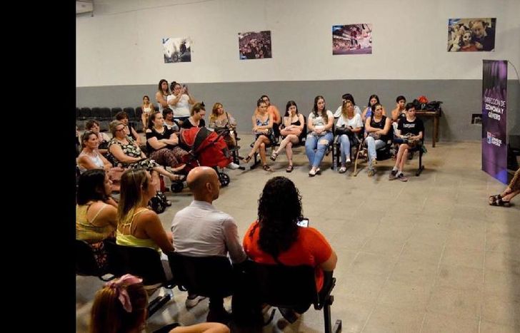 decenas de mujeres participaron del primer encuentro.