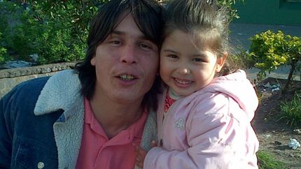 La hija del desaparecido ahora tiene 12 años y sigue esperando a su padre.