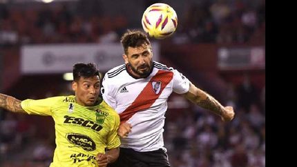 Lucas Pratto no tuvo chabces de gol y fue reemplazado promediando el segundo tiempo