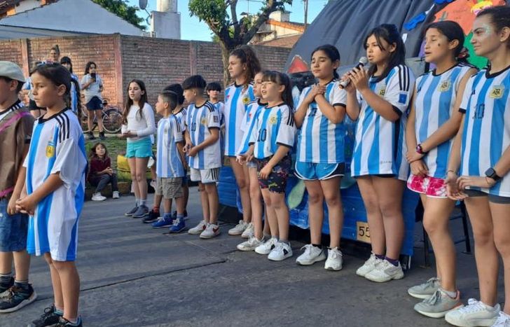 Los chicos presentaron el proyecto recorriendo nuestro país donde los chicos bailaron y actuaron.