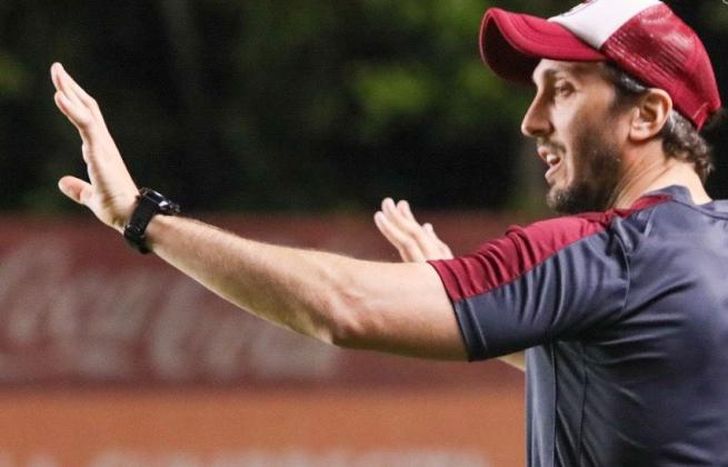 Zubeldía tiene que retocar el equipo.