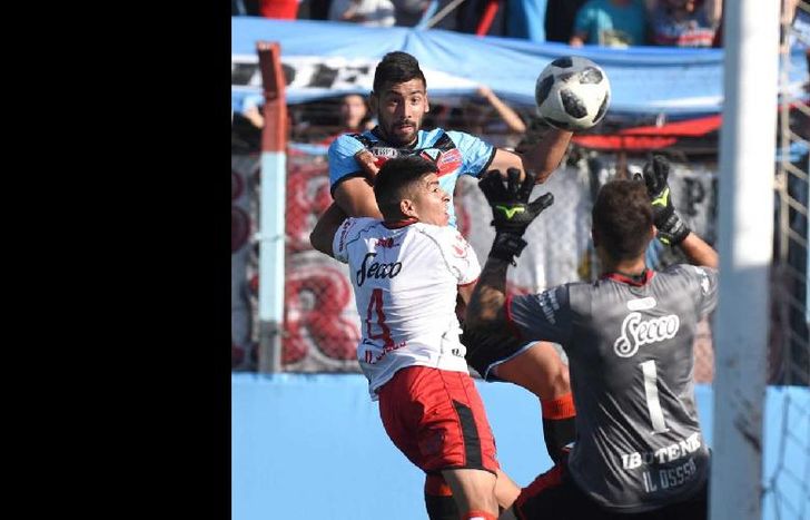 Silva, de cabeza, ponía el 1-0 a favor del Tricolor.