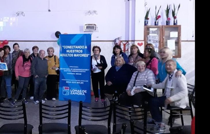 el municipio recorre centros de jubilados de todos los barrios de lomas.