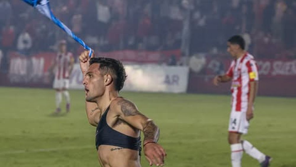 Marcos Echeverría le dio una victoria agónica a Temperley.