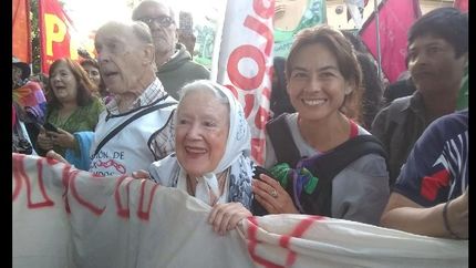cientos de vecinos escracharon al genocida maidana en adrogue