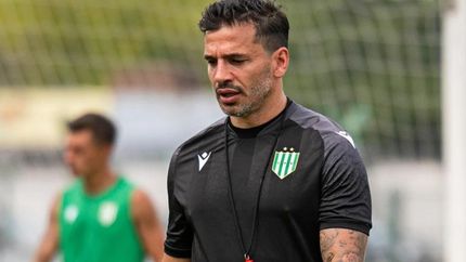 Ariel Broggi, firme en el puesto como DT de Banfield Ariel Broggi, firme en el puesto como DT de Banfield