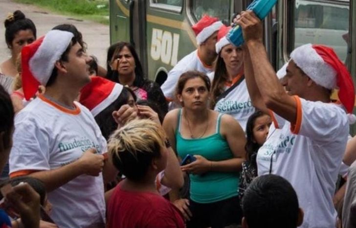 Todos los años se reúnen para juntar juguetes.