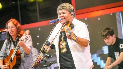 El invitado especial será el cantante y violinista Juanjo Abregú.