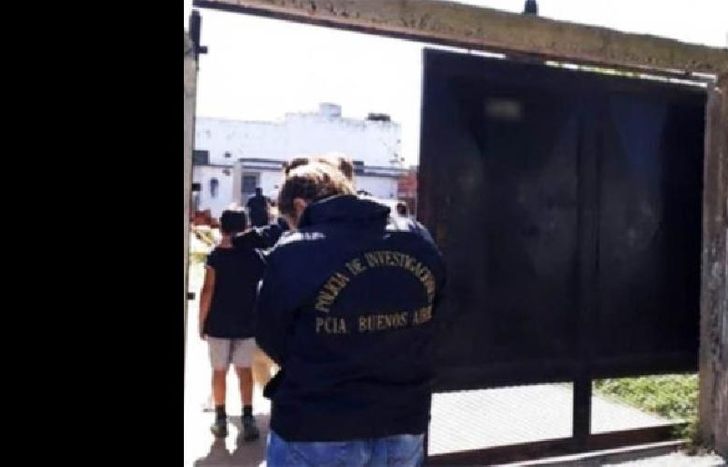 Lo atraparon cunado estaba por escapar con su auto.