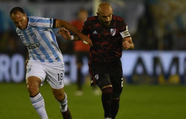 Atlético Tucumán le cortó el sueño a River de ser campeón.
