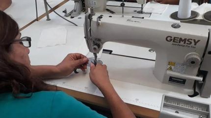 Aprenderán a manejar máquinas industriales como recta, overlock y collareta.