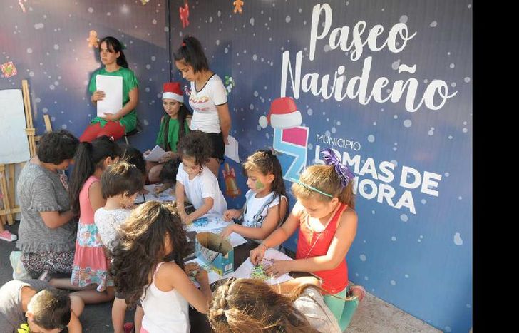 las familias coparon la plaza y disfrutaron de un momento especial.