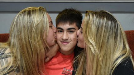 Amor en el estado más puro. Los tres son uno.