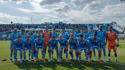 Todos en la foto del recuerdo con Federico Crivelli.