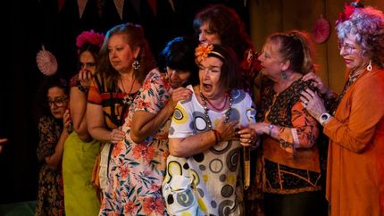 Para apoyar al teatro comunitario en Lomas. Para apoyar al teatro comunitario en Lomas.