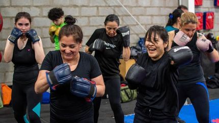 Más de 12 profesores están a cargo de las clases. Más de 12 profesores están a cargo de las clases.