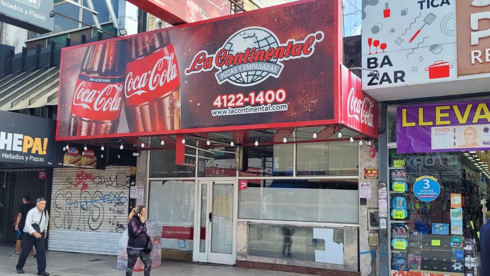 Tras 40 años, una clásica pizzería de Lomas de Zamora bajó sus persianas por la crisis económica.