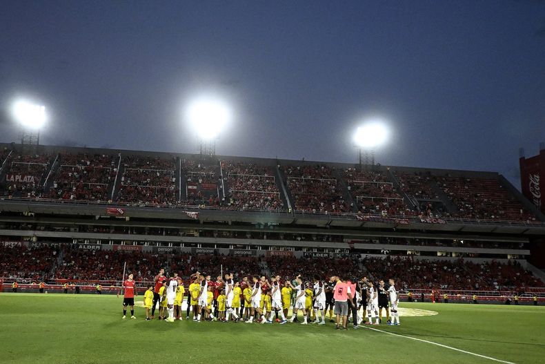 Independiente y Lanús chocan en Avellaneda. Independiente y Lanús chocan en Avellaneda.