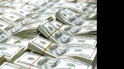 el dolar aumento casi $11 en cuatro meses