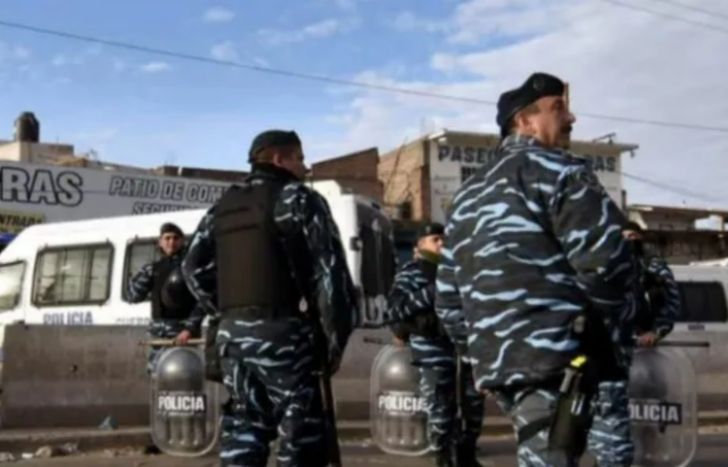 Importante operativo de la Policía Federal en la feria La Salada.