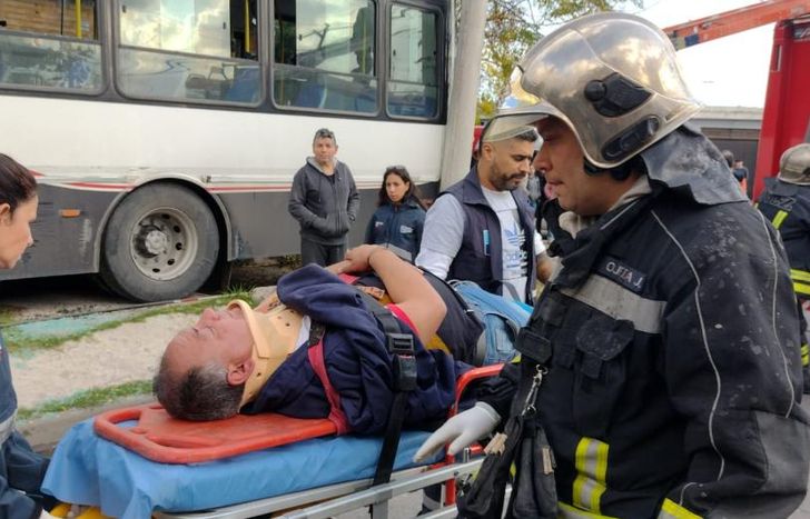 Los heridos fueron trasladados al Hospital Gandulfo.